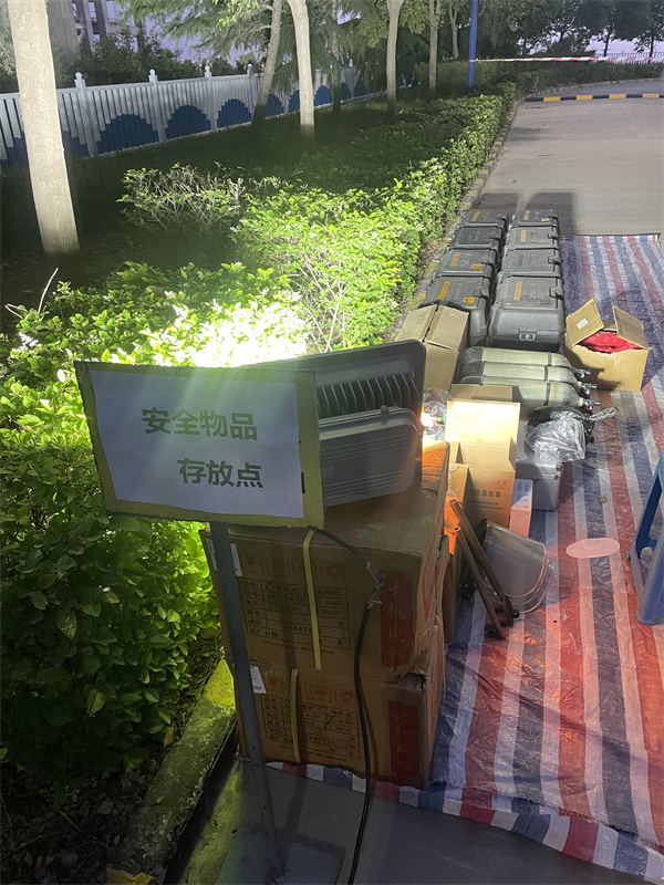 1622191784957377.jpeg 3-安全防護(hù)用品到位.jpg